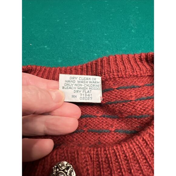 L.L. Bean Red, Green, & Black 100% Pure Wool Shetland Women's Nordic Cardigan SM - Picture 5 of 8